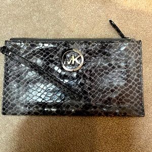Michaels Kors wristlet